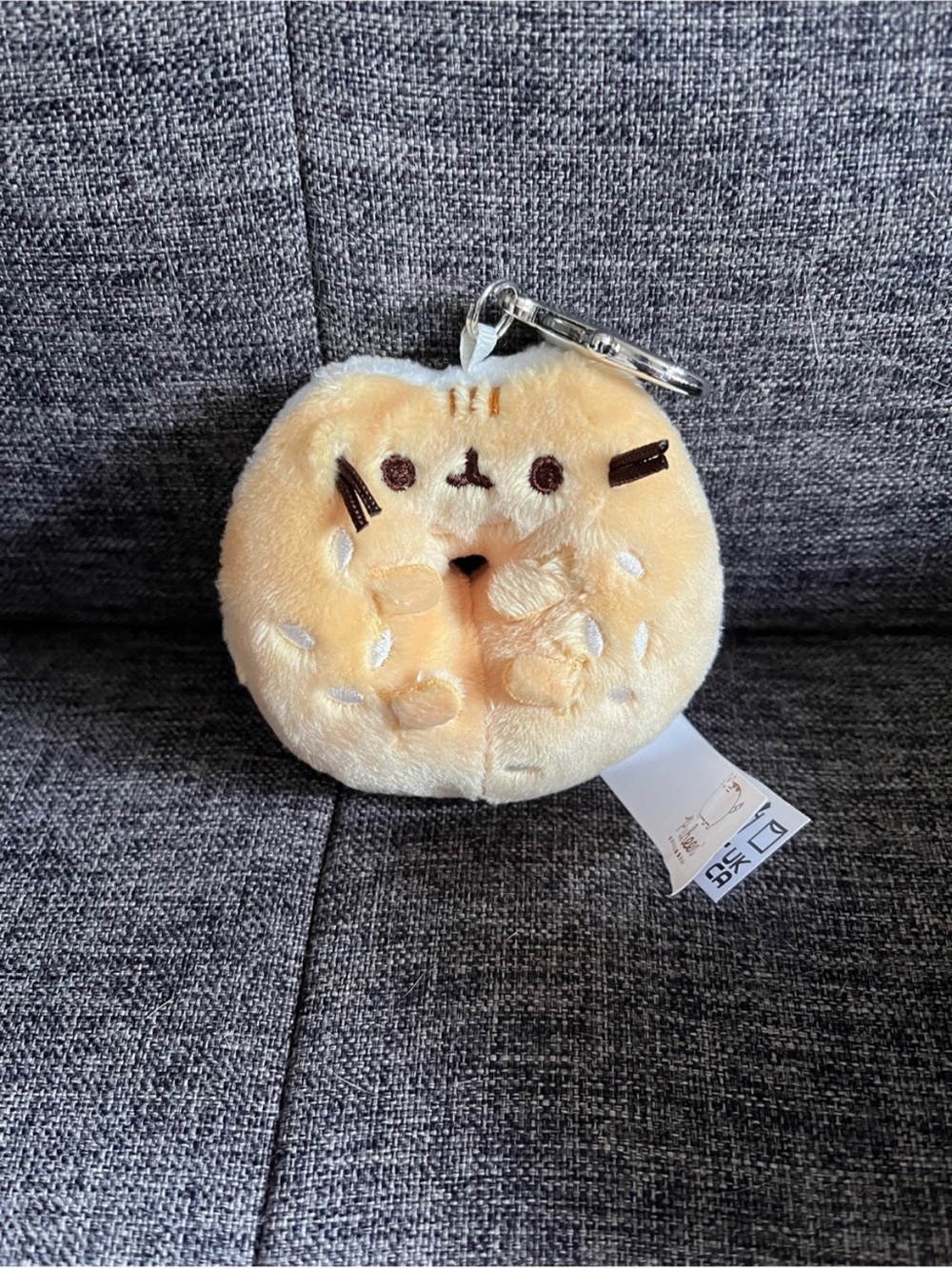 Pusheen as Sesame Bagel Plush Keychain, Mystery Box Series #19 "Breakfast